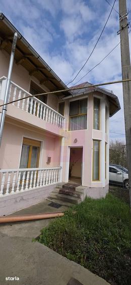 Casă cu 3 camere cu Teren 340 Mp în Poiana