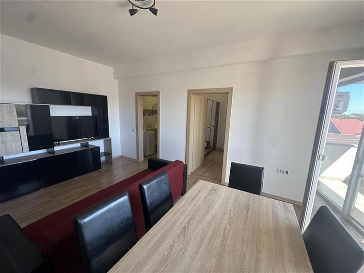 Apartament cu 2 camere decomandat în Lipovei
