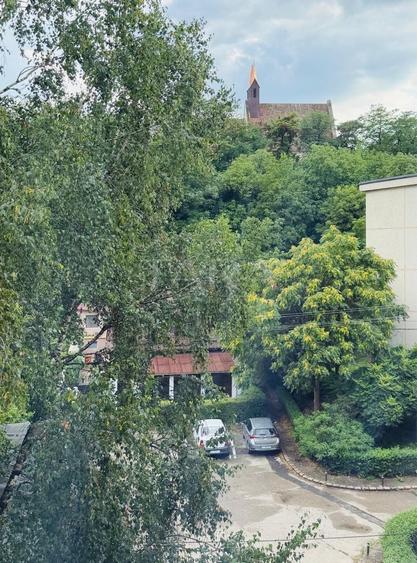 Apartament cu 2 camere decomandat în Plopilor