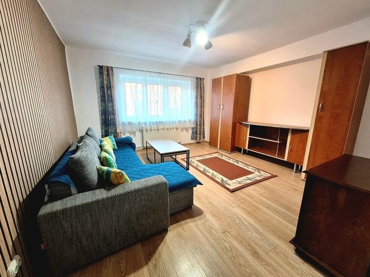 Apartament cu 3 camere decomandat, mobilat în Răcădău