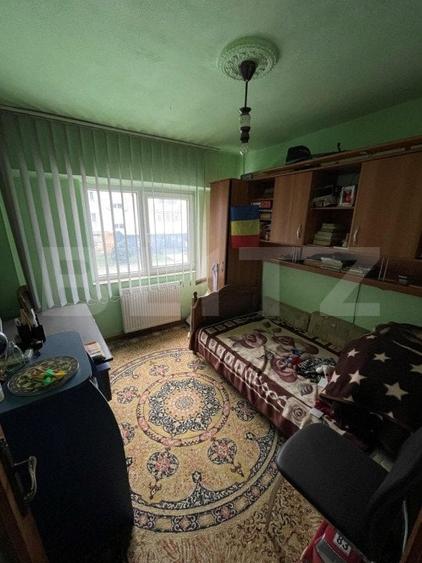 Apartament cu 4 camere semidecomandat, mobilat în Fălticeni
