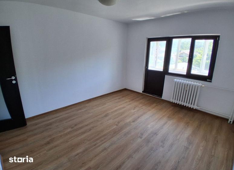 1 camera Frumoasa Bd. Poitiers 44 mp et.2 bloc 1990 Cod:162625 - 4
