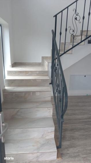 Casă cu 4 camere cu Teren 240 Mp în Cetate
