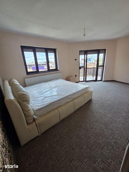 Casă cu 5 camere cu Teren 658 Mp în Central