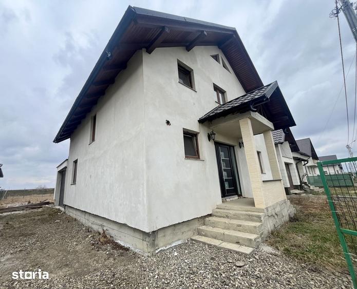 Casă cu 4 camere cu Teren 600 Mp în Central