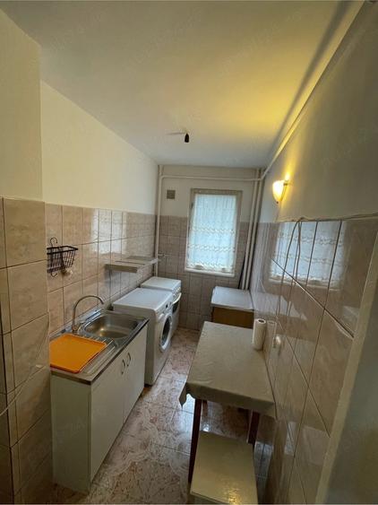 Apartament cu 2 camere nedecomandat în Podu Roș