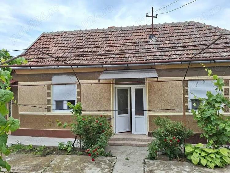 Casă cu 4 camere în Șimand