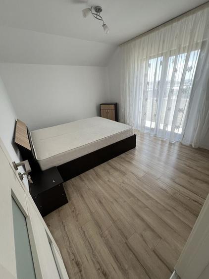 Casă cu 3 camere cu Teren 500 Mp în Exterior Vest