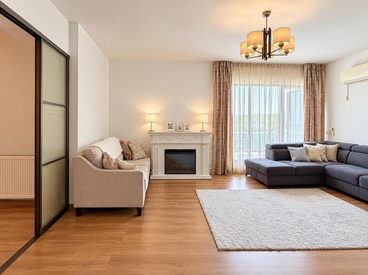 Apartament cu 4 camere semidecomandat, mobilat în Pipera