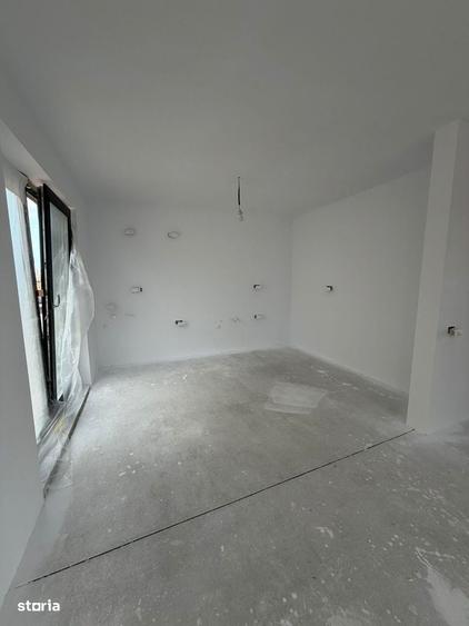 Casă cu 4 camere în Carrefour