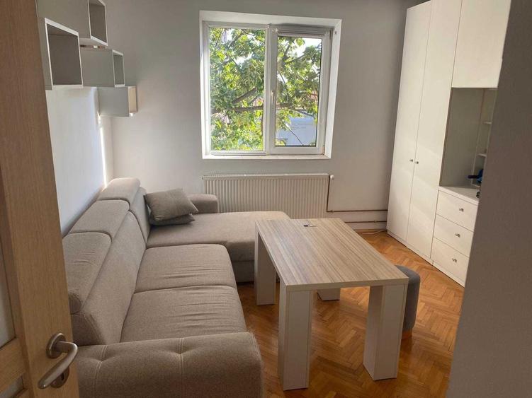 Apartament cu 2 camere decomandat în Albești