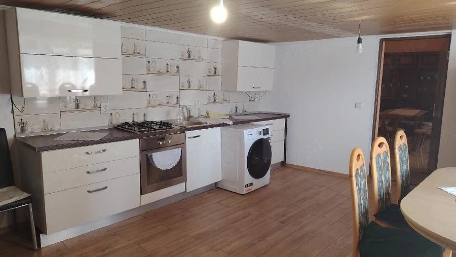 Casă cu Teren 3700 Mp în Alparea
