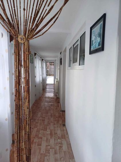 Casa de vanzare cu teren generos Miculesti, Pucioasa - 2