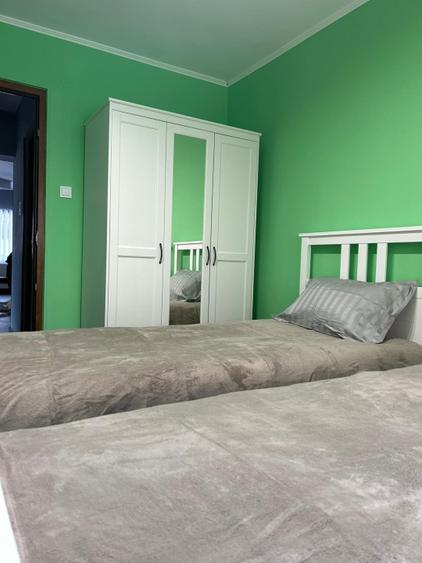 Civic - apartament 3 camere - 2 grupuri sanitare - 90 mp - 8