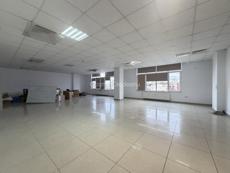 Spatiu de birouri / Cladire noua/ paza Spatiu de birouri / Cladire noua/ paza