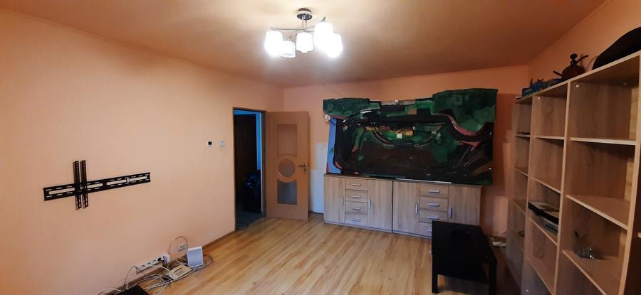 3 camere decomandate, 2 grupuri sanitare - 9