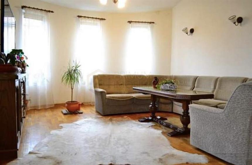 GIROC - INDIVIDUALA - Pe parter - 5 Camere - Dressing - 1