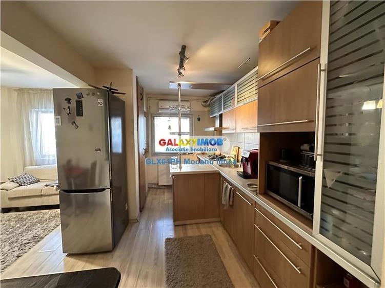 Inchiriere apartament 4 camere, in Ploiesti, zona 9 Mai - 8