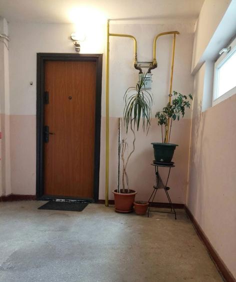 Apartament 3 camere decomandat, Etaj 2 Zona Orizont (Stirbei Voda) - 1