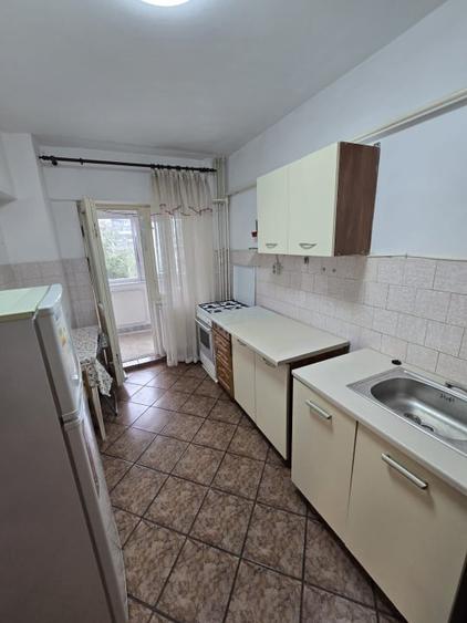 Apartament spatios zona 9 mai - 7
