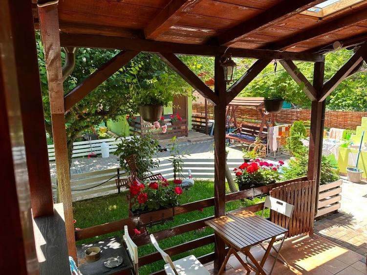 Casă de vânzare în Costinești. Casa se vinde cu tot cu mobila, electrocasnice. - 1