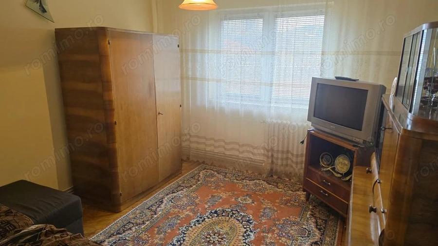 Inchiriez apartament 2 camere in Deva, zona Piata Centrala, decomandat, etaj 3, suprafata utila 48 m - 3