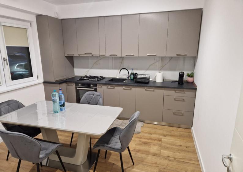 Apartament 3 camere, 110 mp, zona Cornitoiu - 1