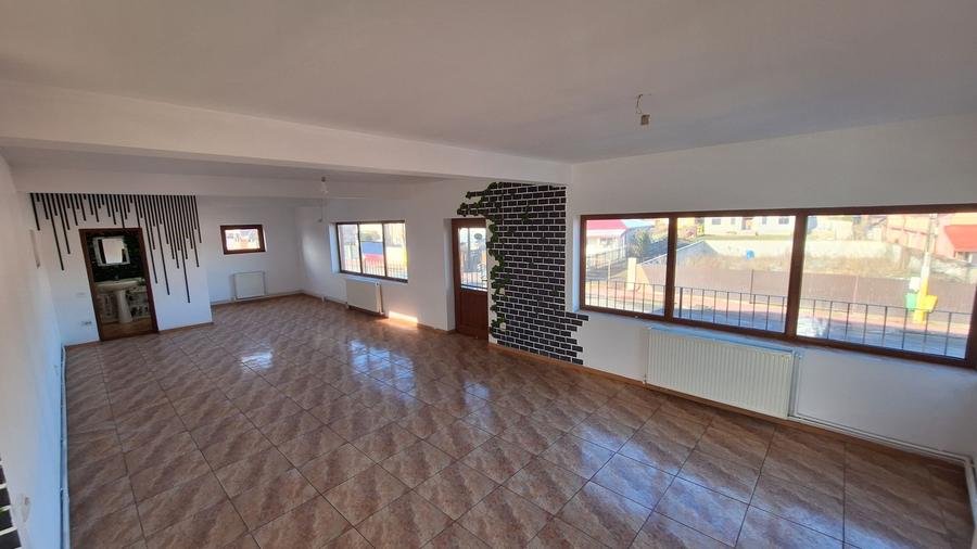 Spatiu comercial de inchiriat - Valu lui Traian - 3