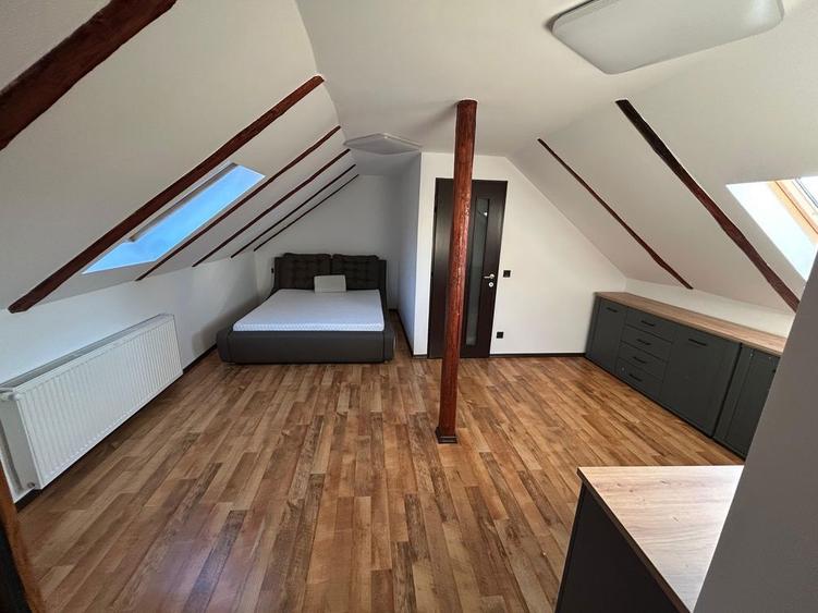 Vand apartament smart 3 camere -mansarda- loc de parcare-curte - 4