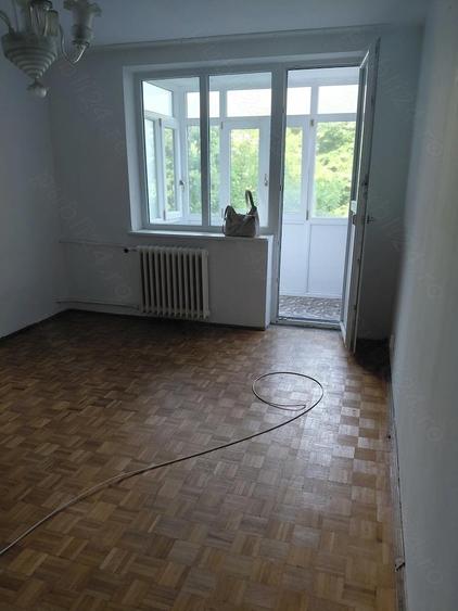 Inchiriez apartament cu 2 camere , situat in spatele Facultatii de Drept - 3