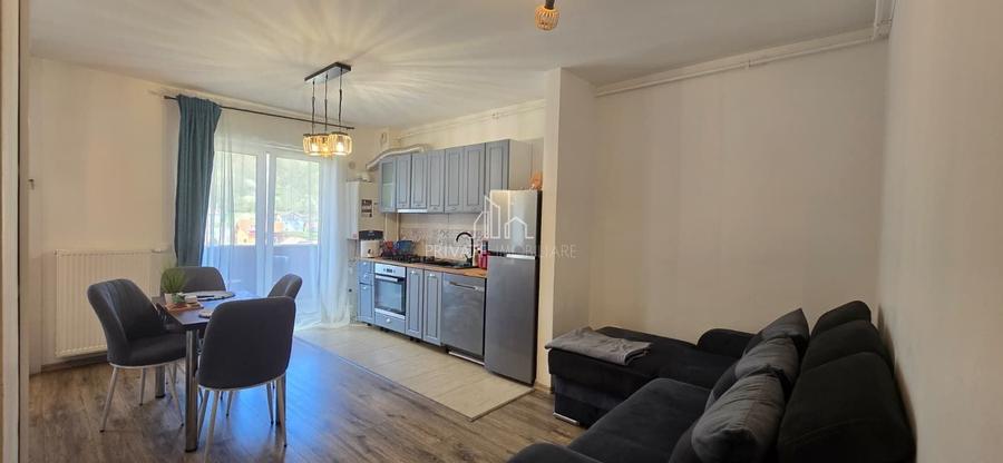 Apartament cu 2 camere decomandat în Est