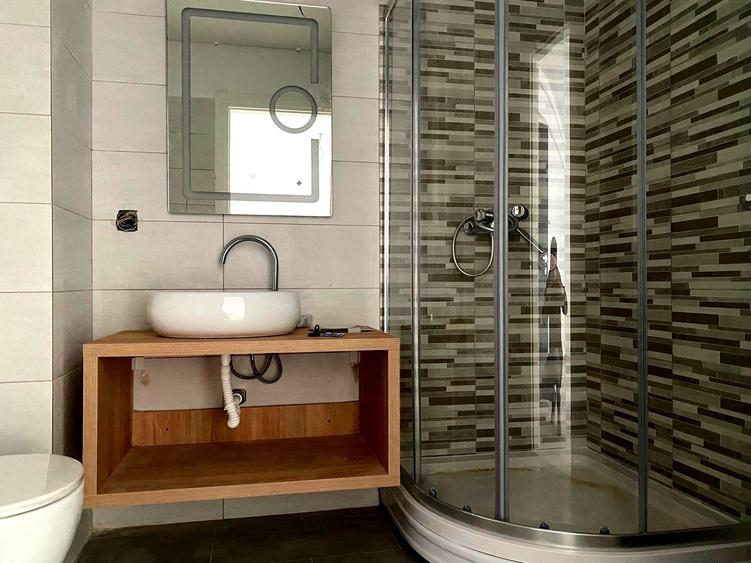 Ap.2 cam - Copou - Sadoveanu - bloc nou - mutare imediată - Tva 21% inclus - 5