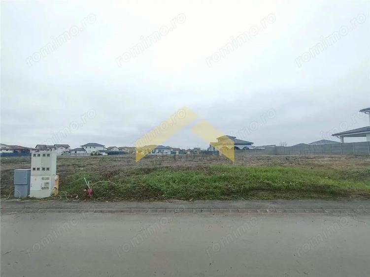 Teren intravilan de vanzare cartier Via Carmina - 3