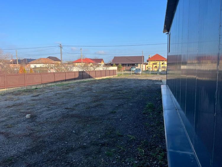 Spatiu comercial+ teren intravilan - 2