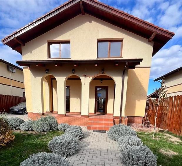 CASA DEOSEBITA 4 CAMERE, CRISTIAN - 2