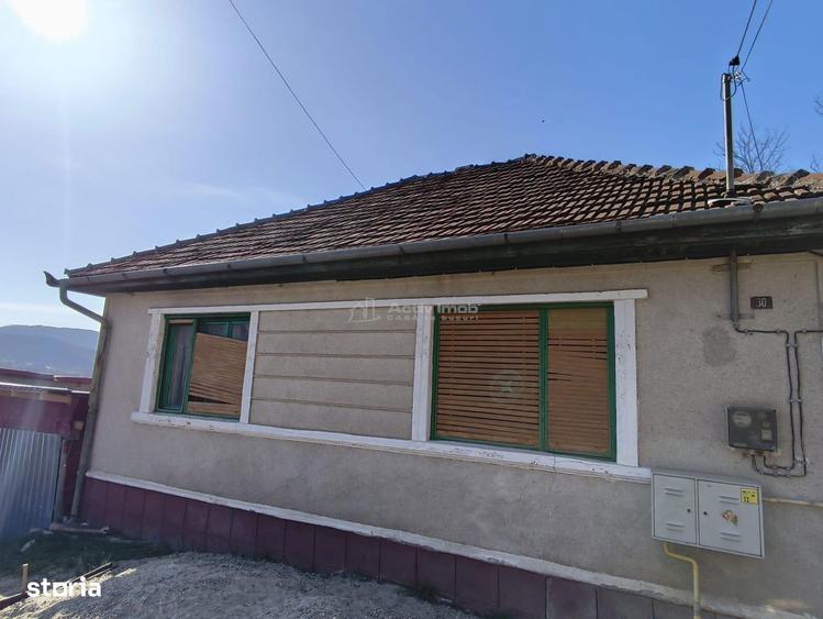 Casă cu 4 camere cu Teren 300 Mp în Muncitoresc