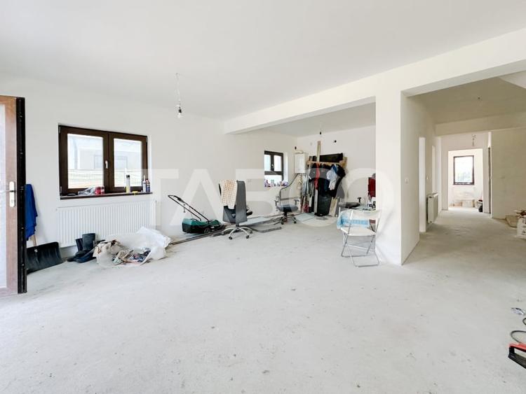 Casa 5 camere de tip Duplex 143 mpu semifinisata intabulata - 2