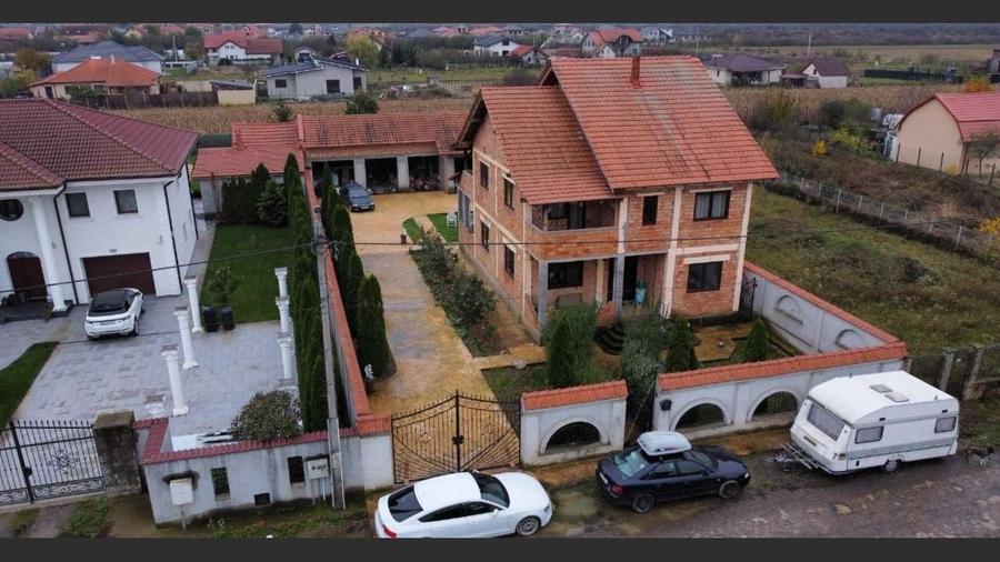 House for sale, 6 Rooms, 242 sqm, 800 sqm, Vetiș - 3