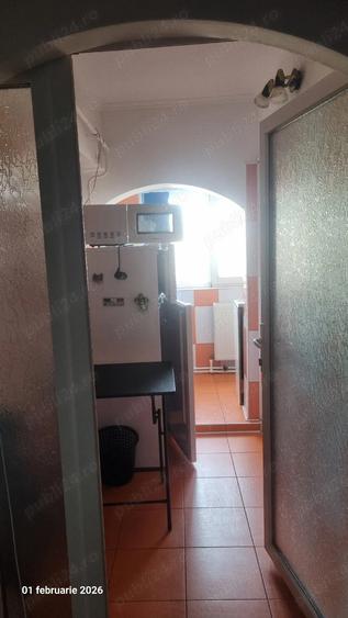 Inchiriez garsoniera - 8