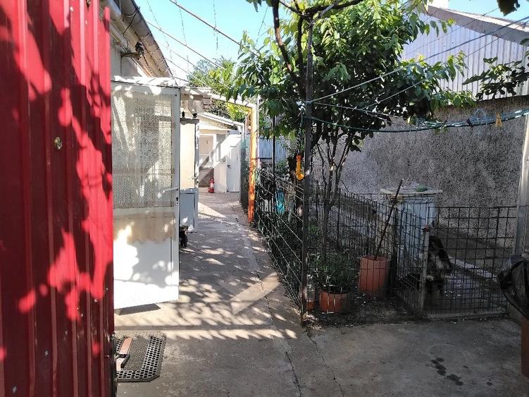 Casă cu 5 camere cu Teren 264 Mp în Central
