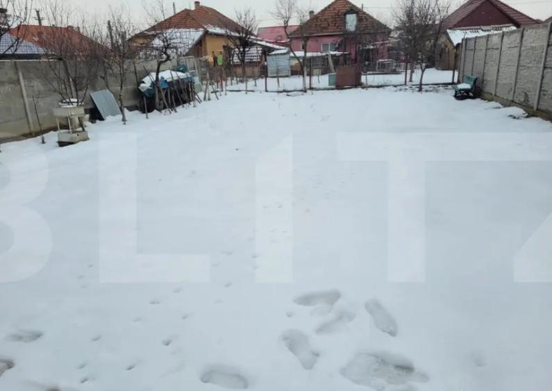 Casa de vanzare, 40 mp, zona Plopi - 2