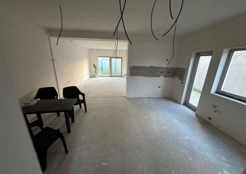 Casa de vanzare Duplex zona Carrfour - 29