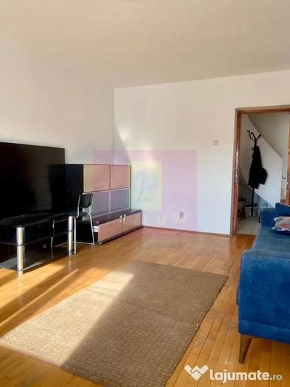Apartament cu 4 camere decomandat, mobilat în Decebal