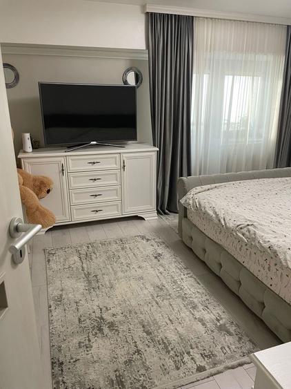 Vand apartament 3 camere ,decomndat,renovat - 2