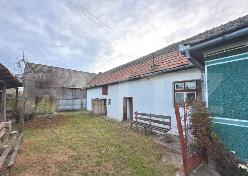 Casa de vanzare, 5 camere, teren generos de 1.290 m2, zona - 1