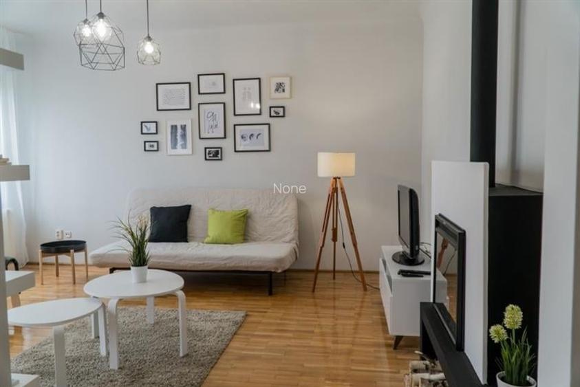 Apartament cu 3 camere semidecomandat, mobilat în Ultracentral Apartament cu 3 camere semidecomandat, mobilat în Ultracentral
