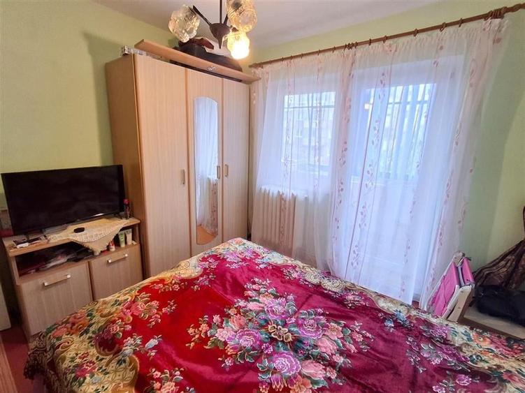 Apartament 3 camere decomandat 2 balcoane pivnita zona Valea Aurie - 11