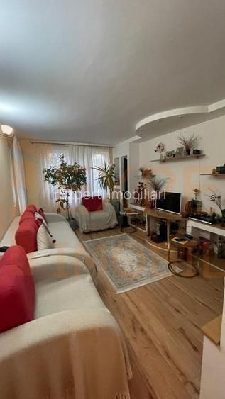 Apartament 4 camere - zona Far Constanta Apartament 4 camere - zona Far Constanta