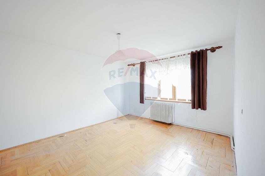 De vânzare casă 5 camere, teren 508 mp, în zona Ciuperca - 15