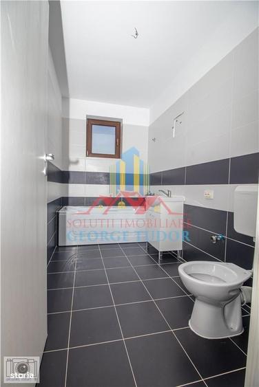 Apartament 2 camere total decomandat + parcare privata, Str. Acvilei 4 - 5